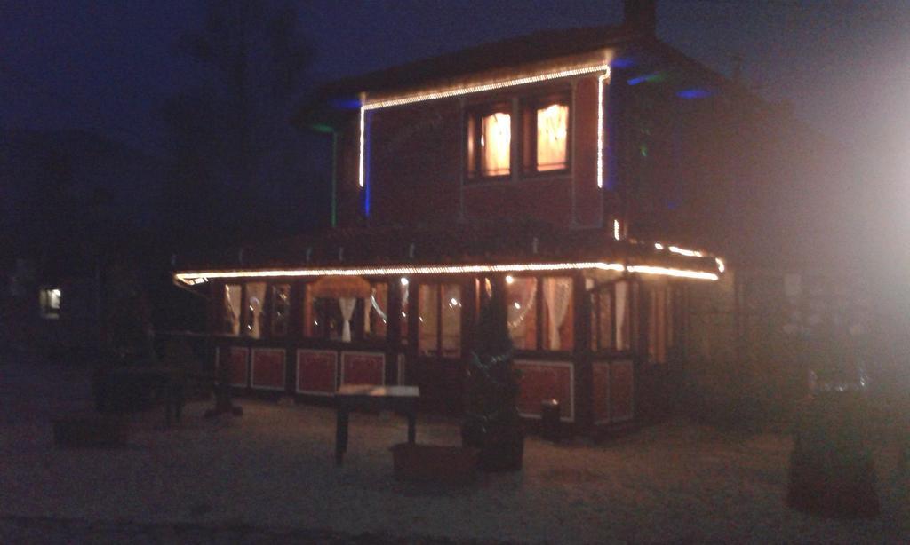 Chuchura Family Hotel 코프리브시티차 외부 사진