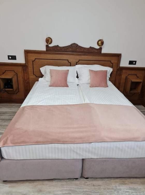 Chuchura Family Hotel 코프리브시티차 외부 사진